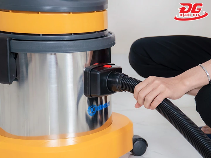 lắp phụ kiện của Máy hút bụi Kumisai KMS 15A