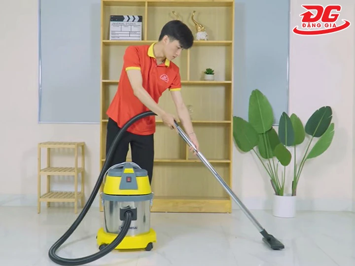 Máy hút bụi Kumisai KMS 15A hút bụi nhanh