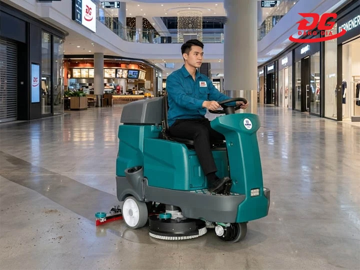 ưu điểm máy chà sàn ngồi lái Kumisai KMS D9F