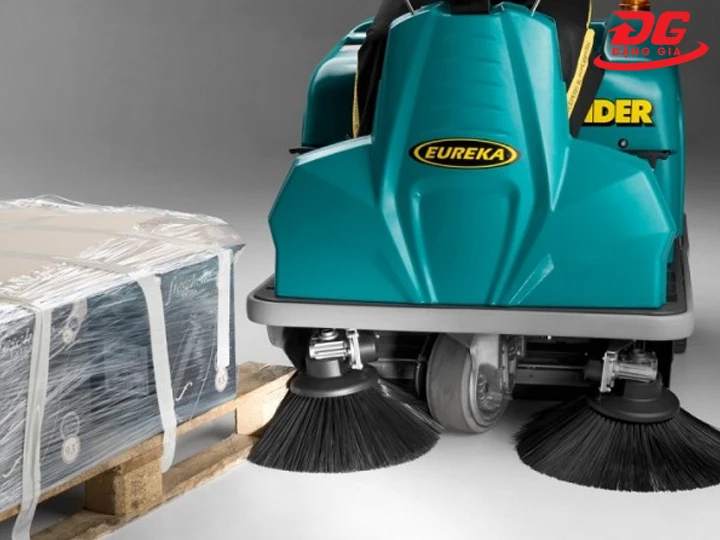 bàn chải lớn xe quét rác ngồi lái Floor sweeper Rider 1201 EB
