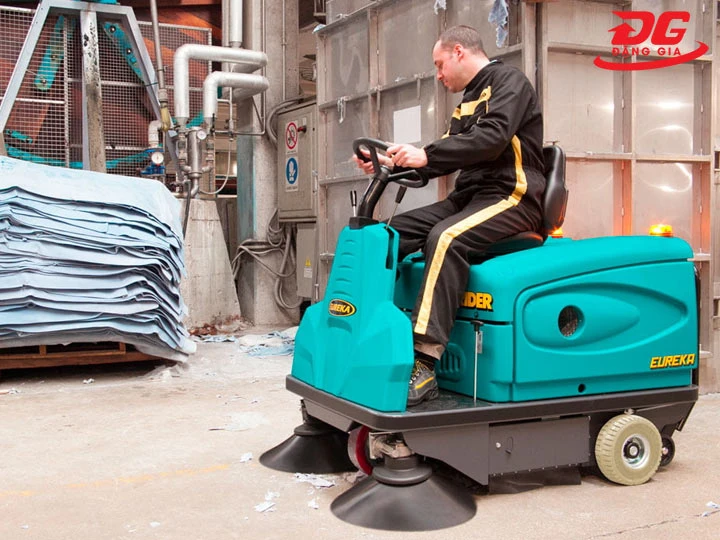 Nguyên lý xe quét rác ngồi lái Floor sweeper Rider 1201 EB