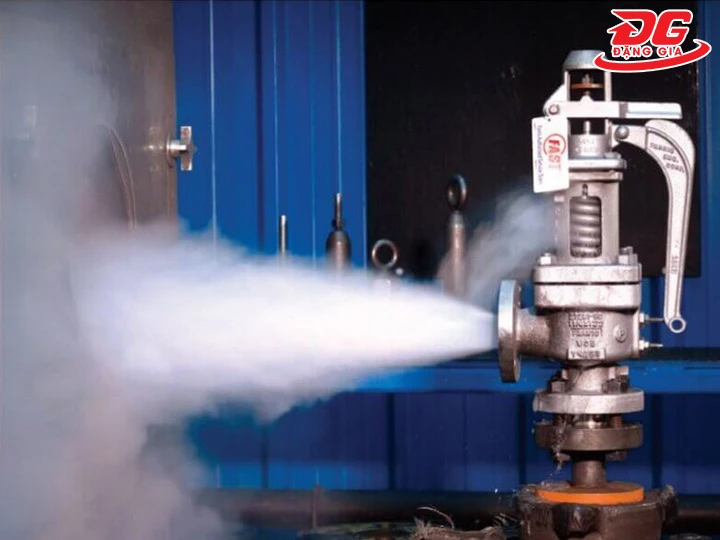 van an toàn máy nén khí xả khí