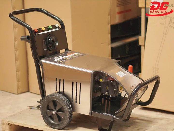 Máy rửa xe Kumisai 20M32-5.5T4