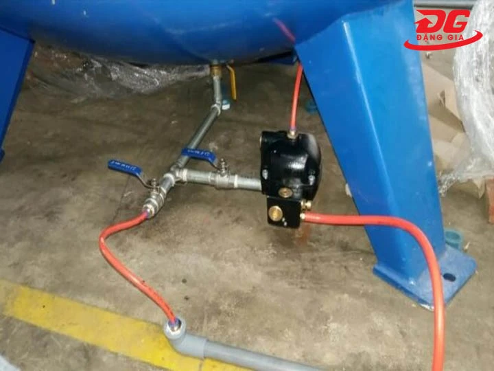 Khí Nén Đầu Ra Lẫn Nhiều Nước Hoặc Dầu