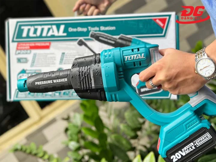Máy rửa xe pin Total