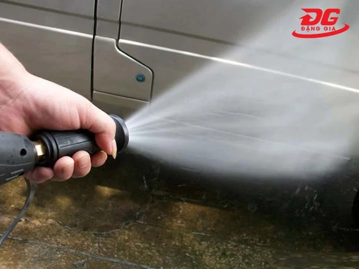 lưu ý sử dụng Béc đa năng 2 tia xoay chiều
