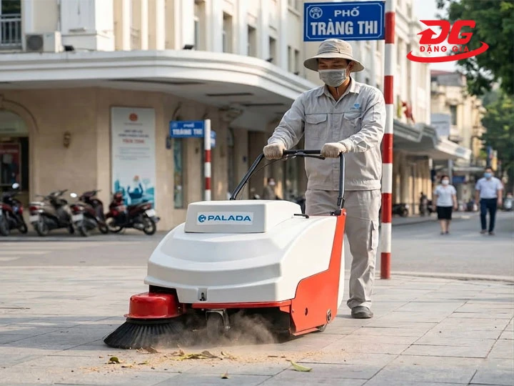 Công nghệ 2-trong-1: Kết hợp quét rác và hút bụi