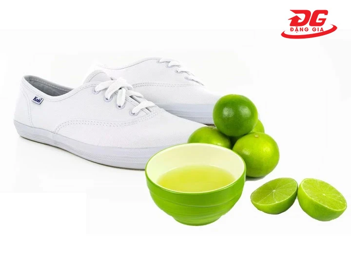 Giặt giày trắng sạch nhanh, cực dễ với chanh