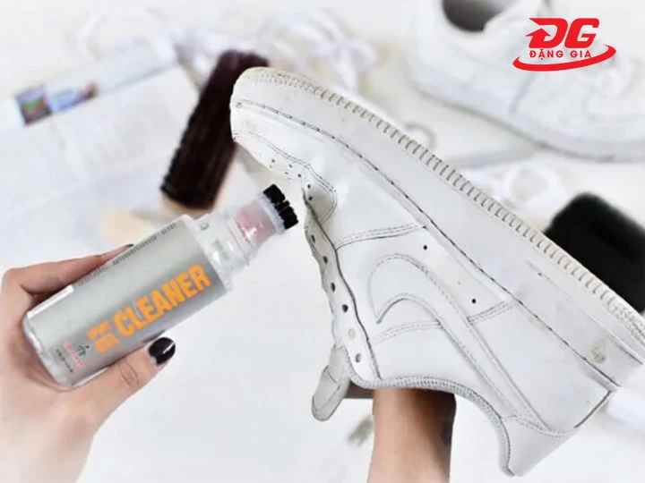 Cách giặt giày trắng không bị ố vàng bằng dung dịch chuẩn