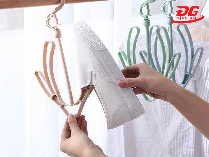 Hướng dẫn phơi giày trắng không bị ố nên áp dụng ngay