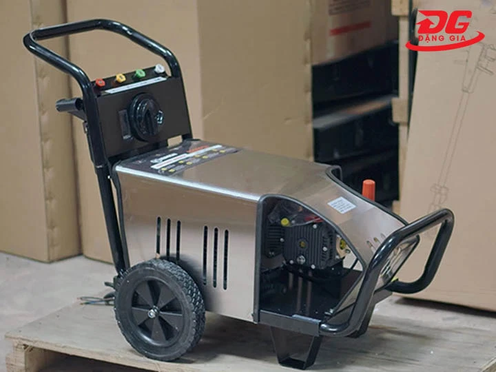 Máy rửa xe cao áp 200 bar Kumisai 20M32-5.5T4
