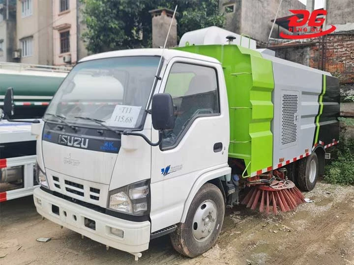 Xe quét Isuzu 5 khối