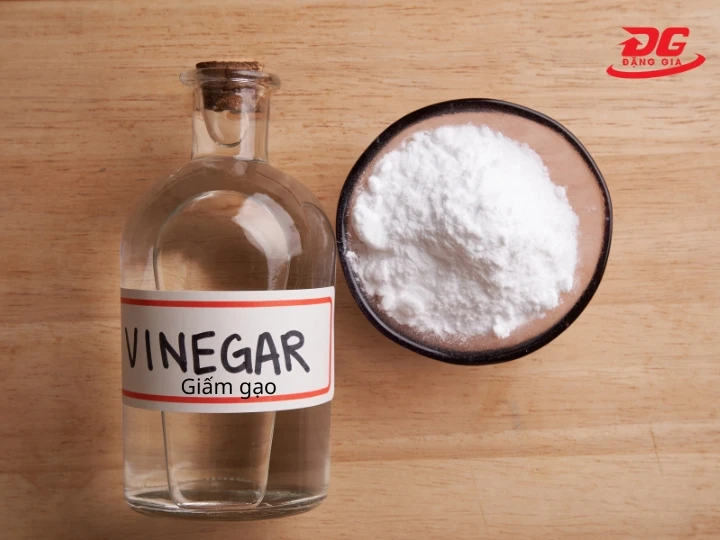 Sử dụng giấm ăn để thử vàng và đồng