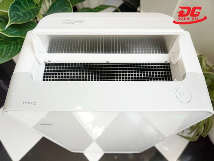 Công suất tạo ẩm lớn tới 800ml/h, bảo vệ da, hệ hô hấp