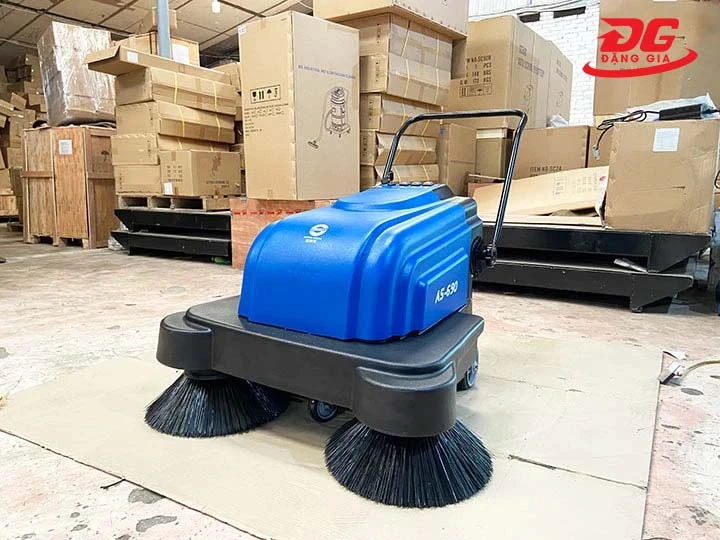 Xe quét rác đẩy tay dùng ắc quy