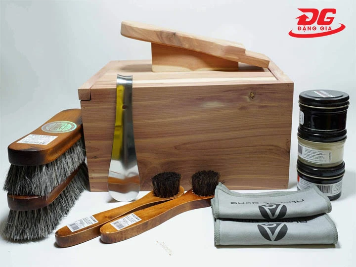 Bộ dụng cụ đánh giày