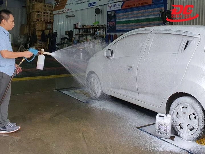 rửa xe ô tô không chạm tại Đà Nẵng