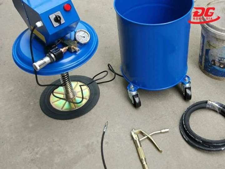 Máy bơm mỡ điện Kocu 40l K6040 được cấu thành từ những vật liệu bền bỉ
