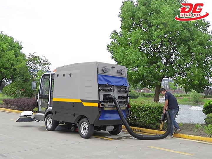 xe quét đường công suất lớn