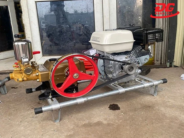 Máy rửa xe dây curoa chạy xăng 6.5HP LS 909