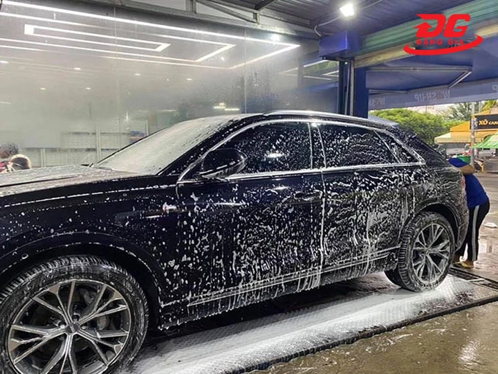 Tiệm rửa xe 61