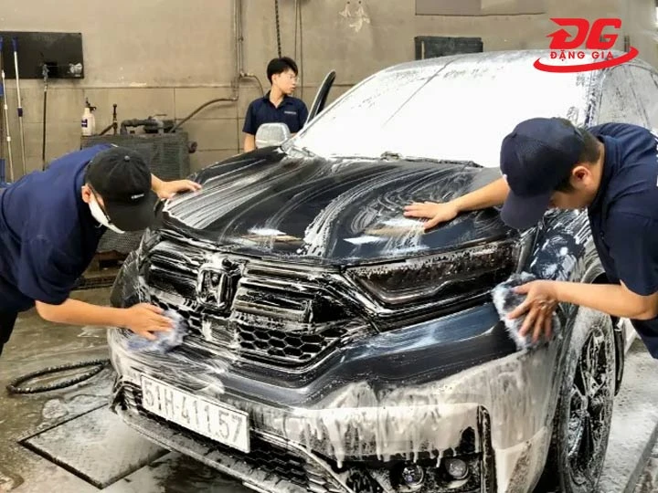 Rửa xe thay nhớt Phát Tài