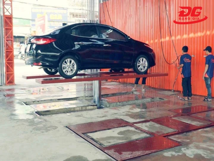 Tiệm rửa xe 72