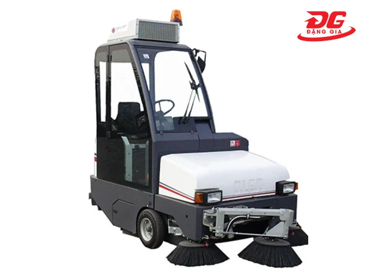 xe quét đường Dulevo có cabin