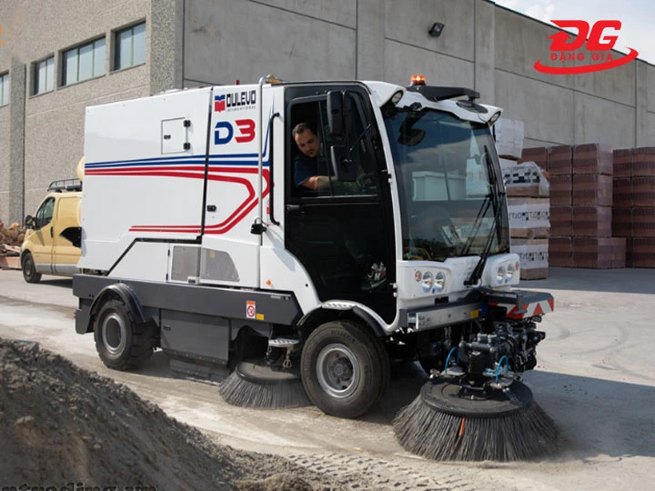 xe quét đường Dulevo loại nặng