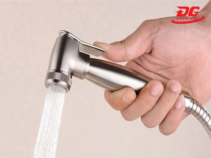 Vòi xịt vệ sinh bồn cầu