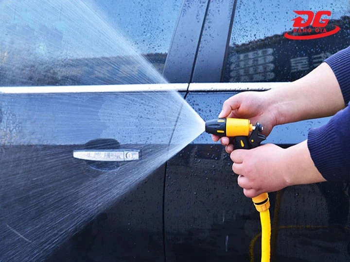 vòi xịt tăng áp tăng hiêu quả làm sạch