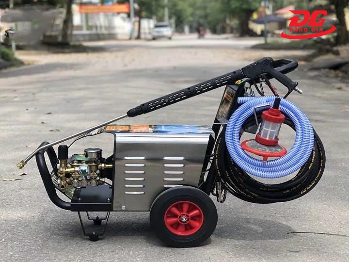 Máy rửa xe cao áp Nhật Bản