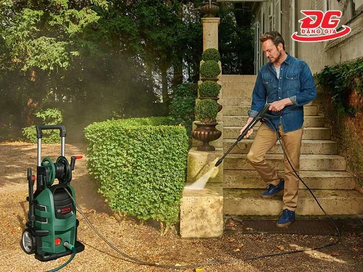 Kinh nghiệm sử dụng máy xịt rửa sân vườn