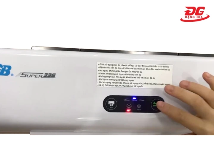 Điều chỉnh nhiệt độ phù hợp cho loại giấy ép