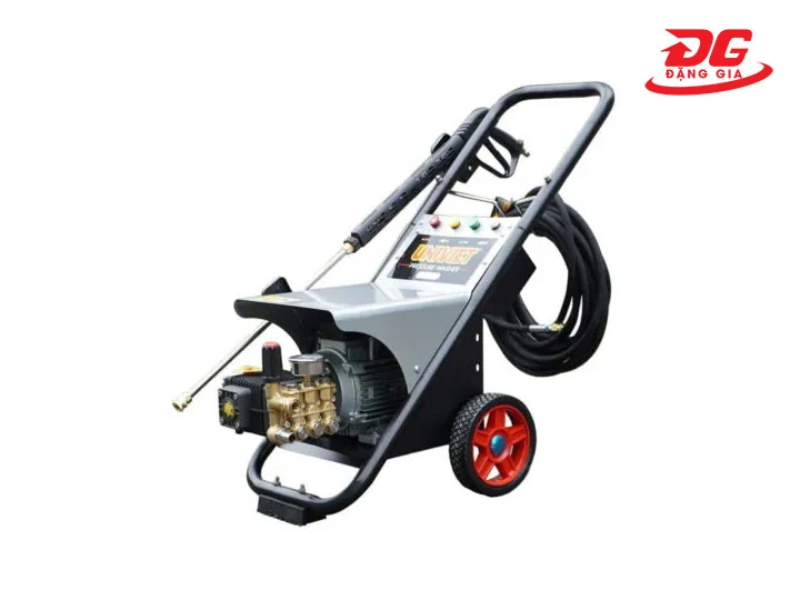 Máy rửa xe Univiet UV-1200P