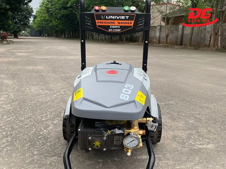 Máy rửa xe Univiet UV-2200P