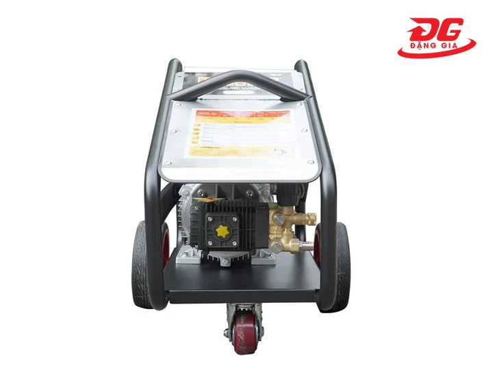 Máy rửa xe Univiet UV-3600