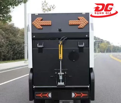 Xe quét rác ngồi lái Kumisai KMS - 1000L 5