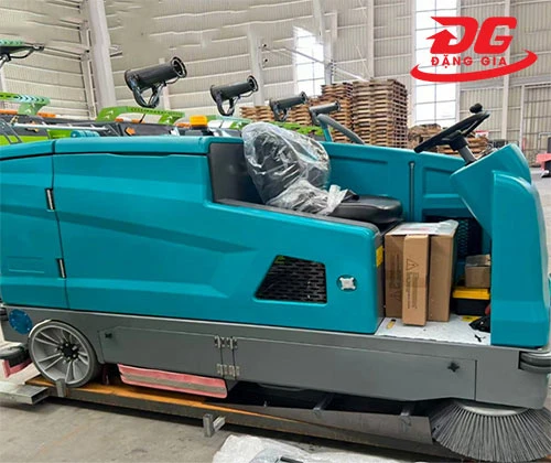 Xe quét rác chà sàn Kumisai KMS 1450XS 6