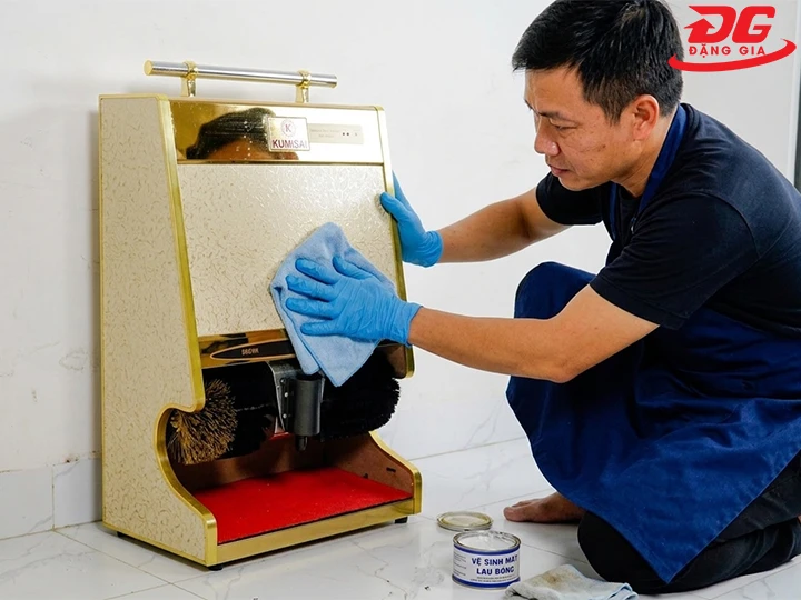Vệ sinh máy đánh giày đúng cách, nhanh chỉ trong 3 PHÚT