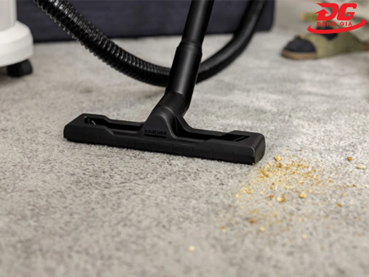 dọn sạch bụi bẩn trên thảm