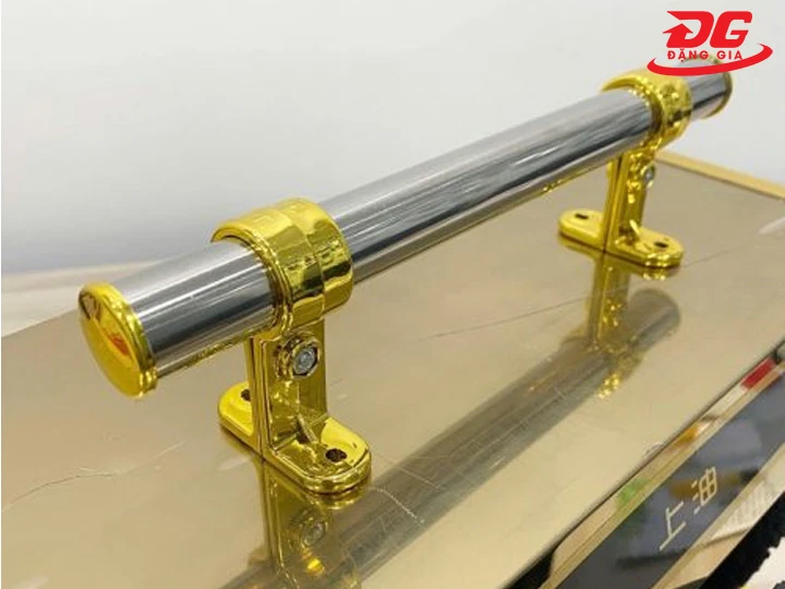 Tay vịn máy đánh giày