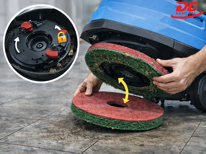 lắp pad chà sàn lệch tâm
