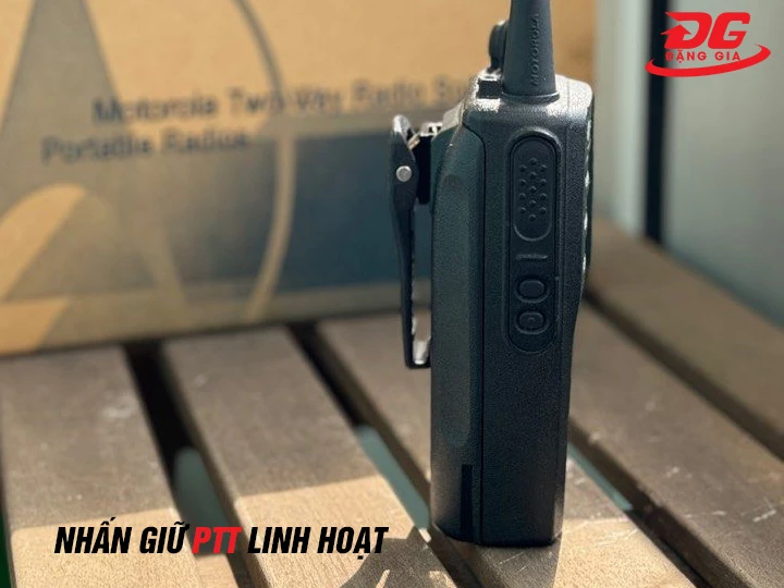Góc nghiêng bộ đàm Motorola XiR P3688