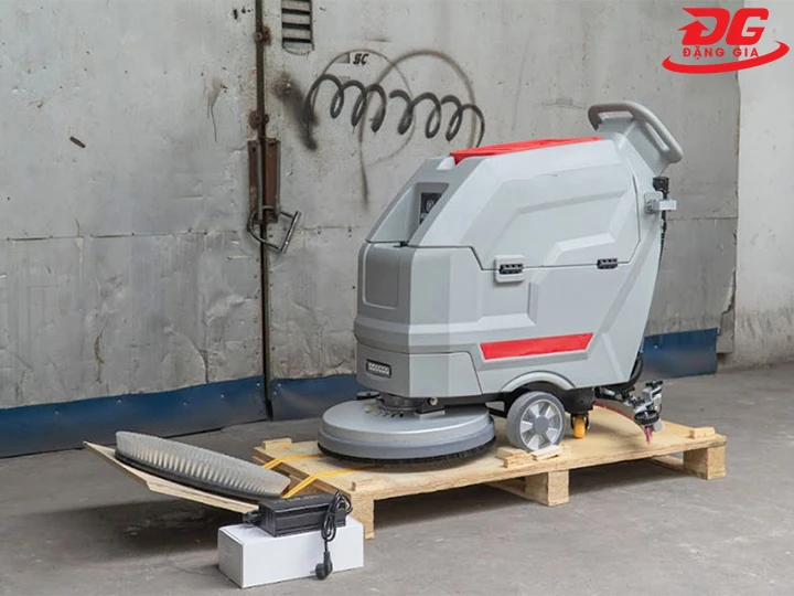 Máy chà sàn bệnh viện Kumisai KMS 68Z