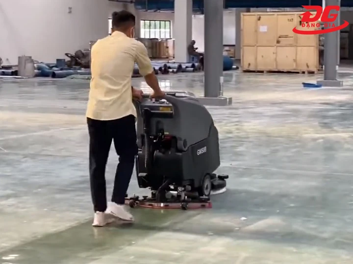 máy chà sàn Kraffer hiệu quả