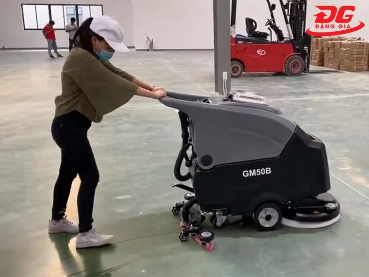 máy chà sàn Kraffer chạy ắc quy