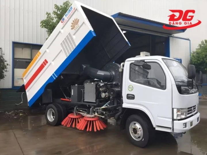 Vệ sinh xe sau mỗi giờ làm