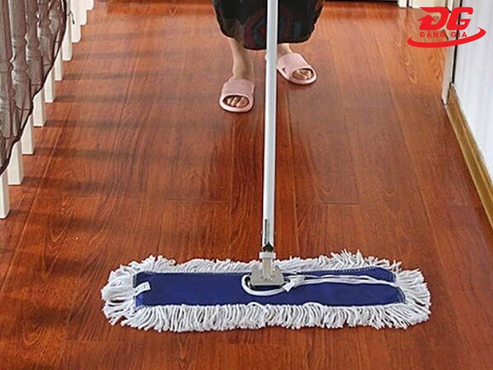 cây lau nhà màu xanh 60cm dễ dùng