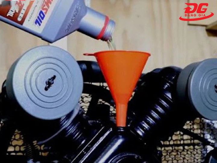 Máy nén khí Trung Quốc ngâm dầu